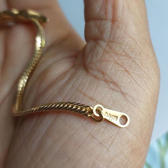 SOLD Vintage Avon Sparkle Twist Rhinestone Embellished Gold Tone Bracelet - Picture 4 of 7